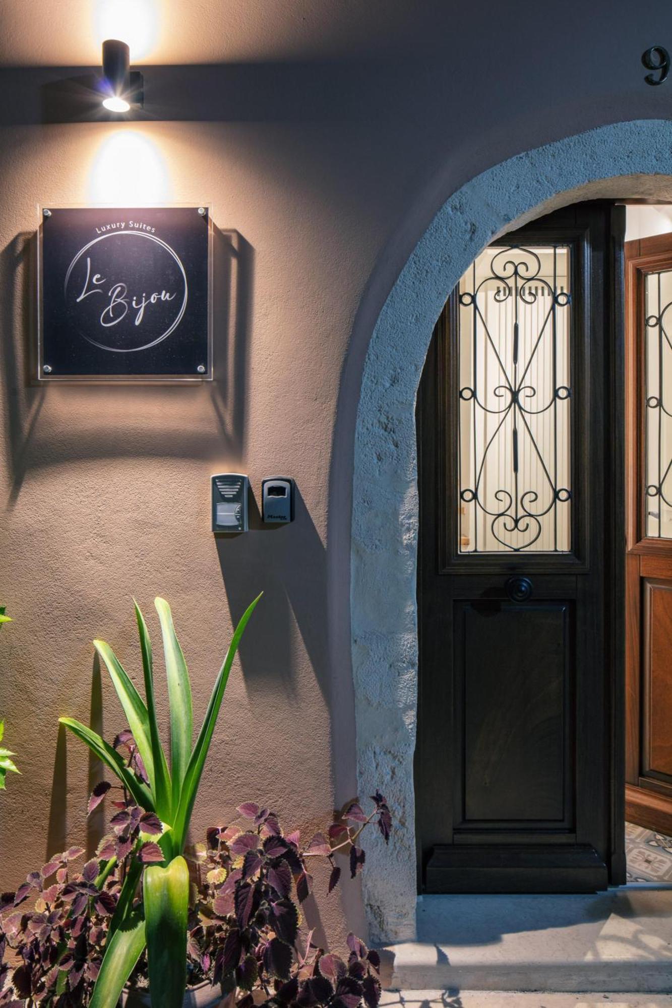 Le Bijou Luxury Suites Rethymno Esterno foto
