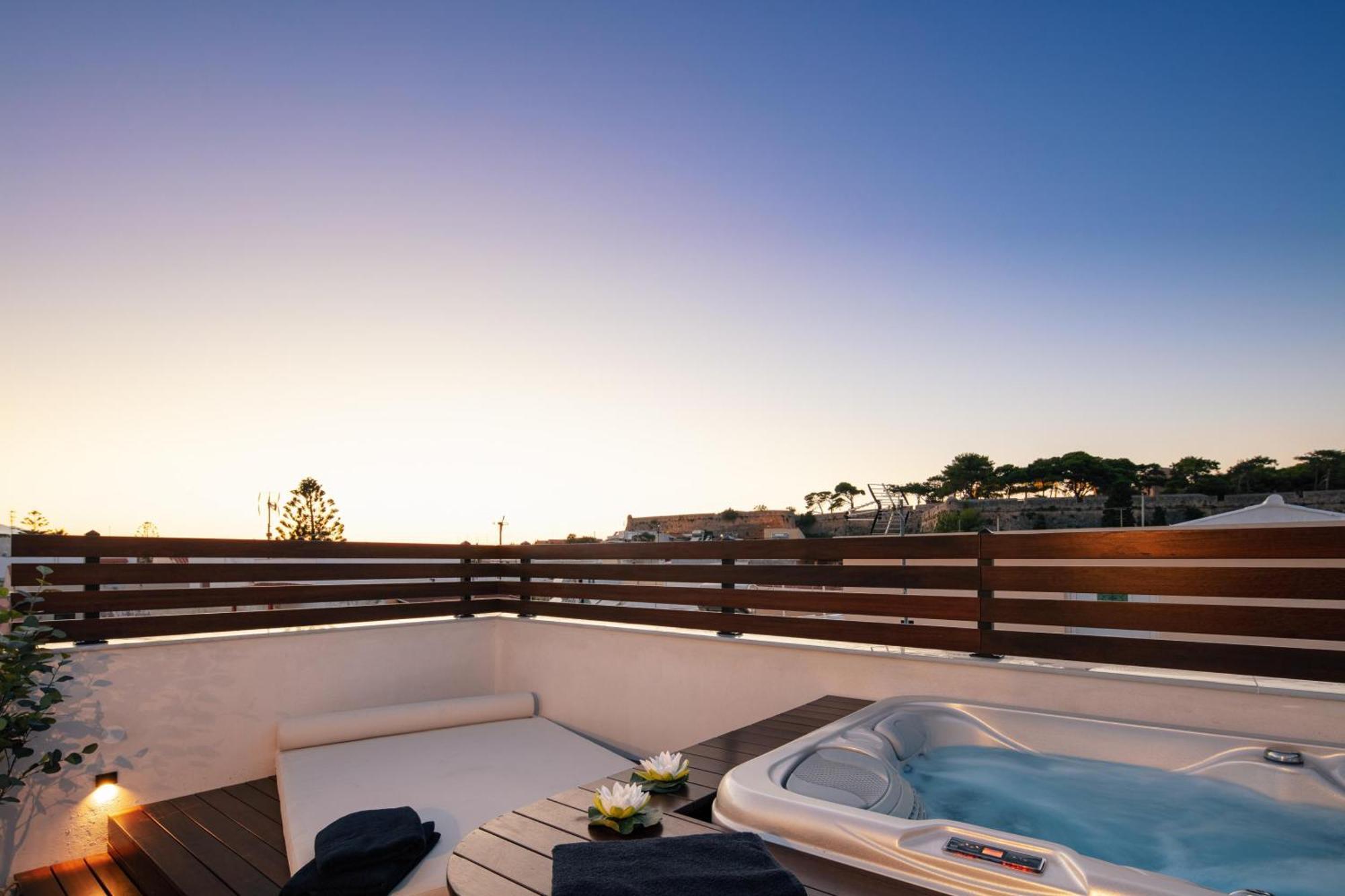 Le Bijou Luxury Suites Rethymno Esterno foto