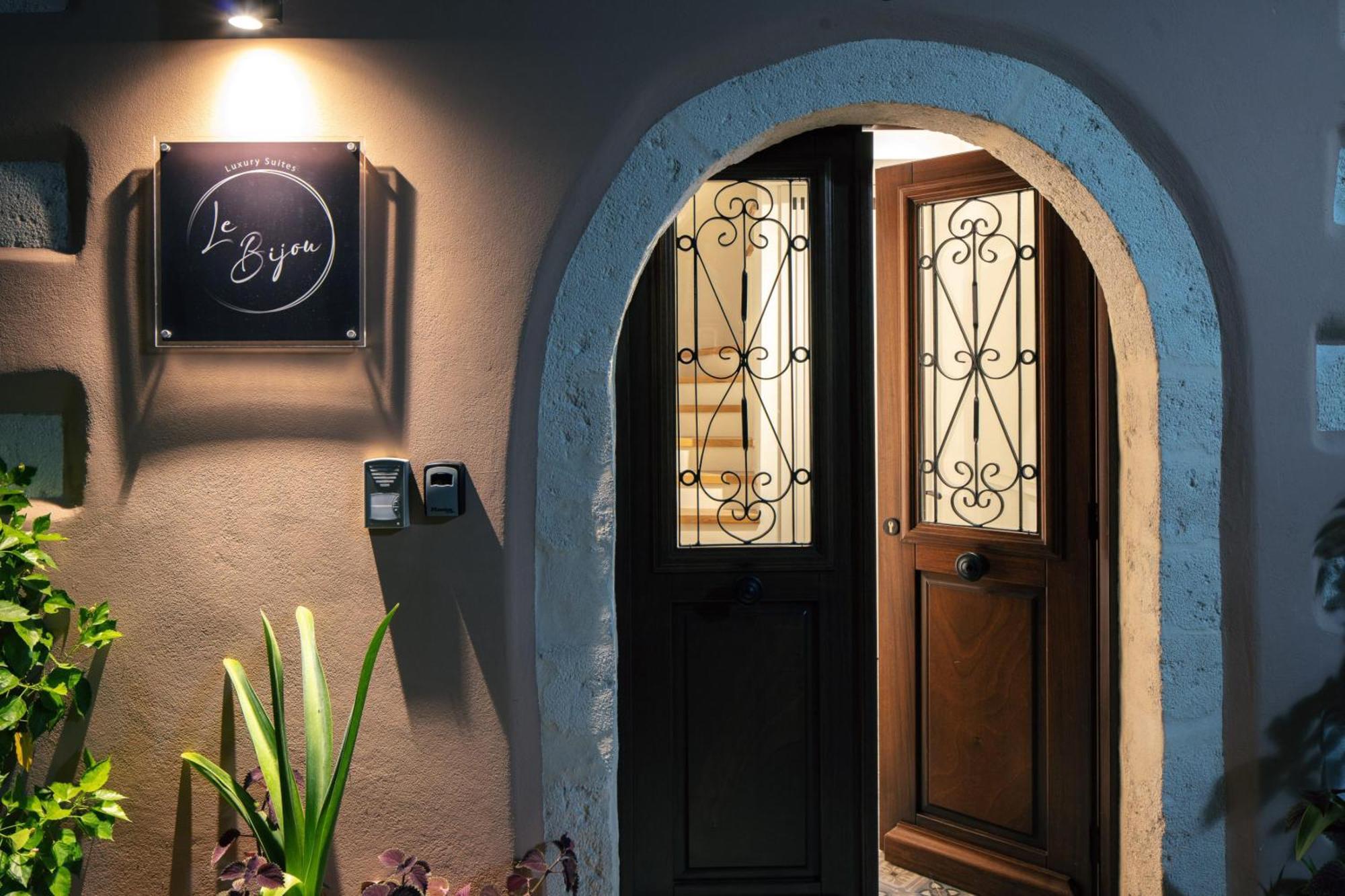 Le Bijou Luxury Suites Rethymno Esterno foto